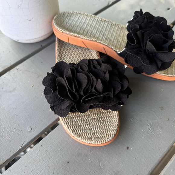 Floral Sandals - Picture 2 of 4